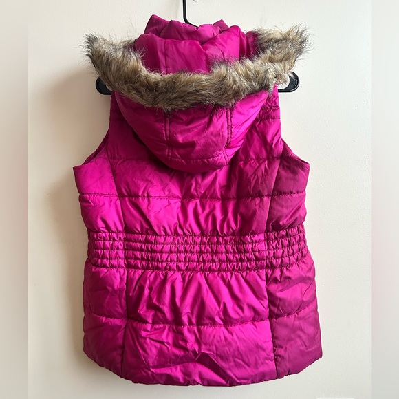 New York and Company Berry Pink Puffer Vest Faux Fur L - Picture 6 of 6
